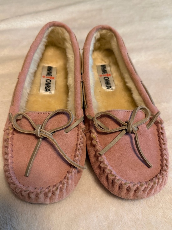 Minnetonka Shoes - Minnetonka Pink Suede Bow Moccasin Slippers
